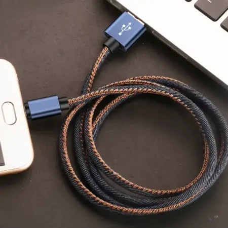 Cavo USB jeans dettaglio